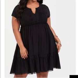 Short sleeve black dress with lace